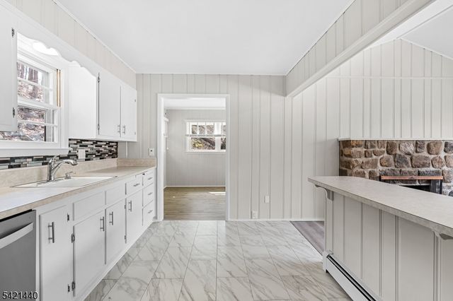 67 Breakneck Rd, Vernon Twp., NJ 07422