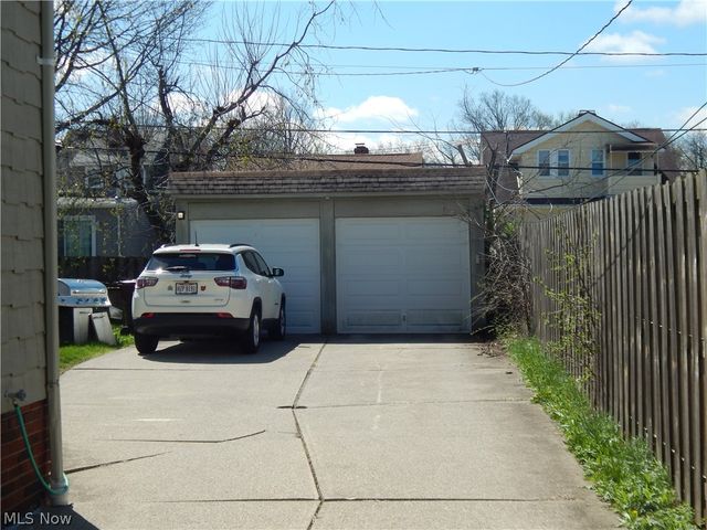 6511 Laverne Avenue, Parma, OH 44129