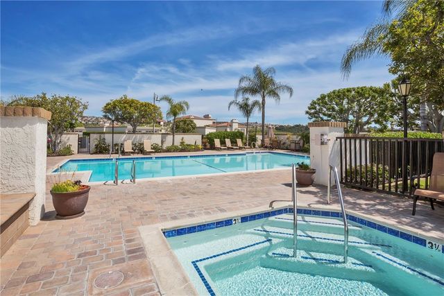 22564 Galilea 32, Mission Viejo, CA 92692