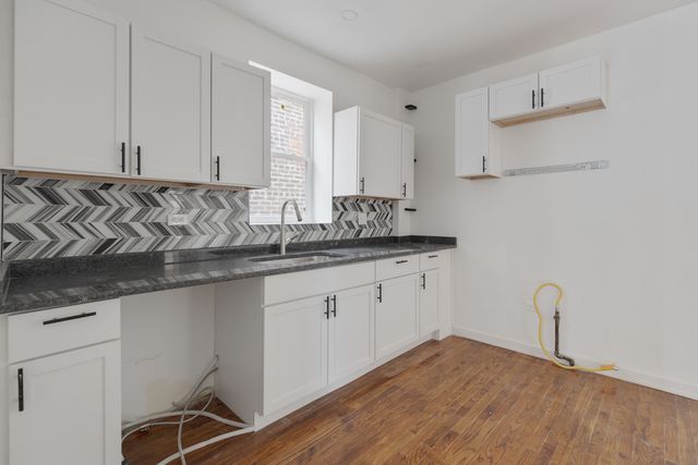 10437 S Eberhart Avenue, Chicago, IL 60628