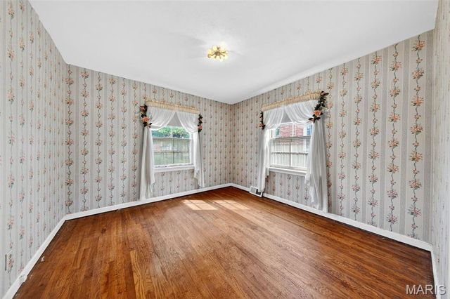 8125 Halifax Drive, Clayton, MO 63105