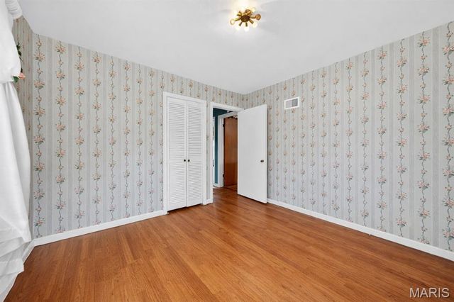 8125 Halifax Drive, Clayton, MO 63105