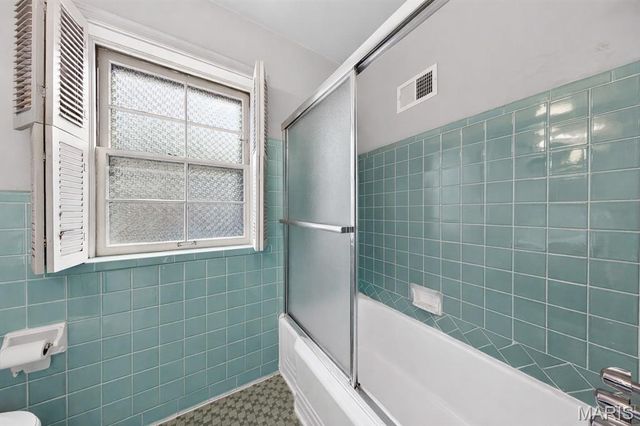 8125 Halifax Drive, Clayton, MO 63105