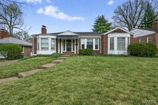 8125 Halifax Drive, Clayton, MO 63105
