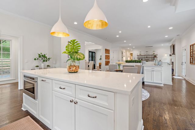 5622 Hillview Dr, Brentwood, TN 37027