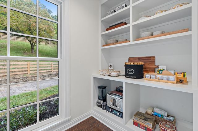 5622 Hillview Dr, Brentwood, TN 37027