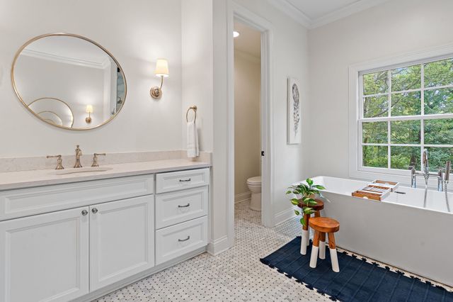 5622 Hillview Dr, Brentwood, TN 37027