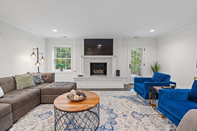 5622 Hillview Dr, Brentwood, TN 37027