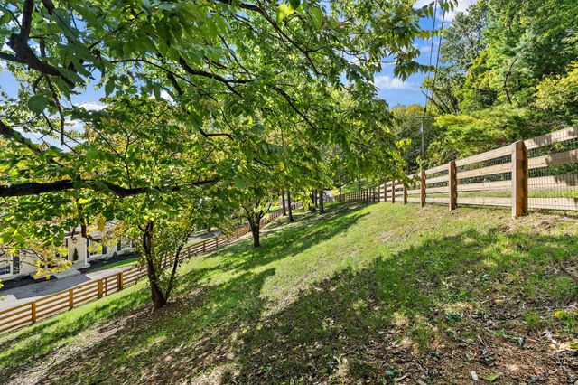 5622 Hillview Dr, Brentwood, TN 37027