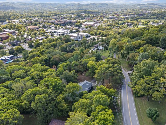 5622 Hillview Dr, Brentwood, TN 37027
