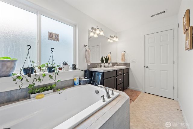 3304 W Crabapple Court, Moses Lake, WA 98837