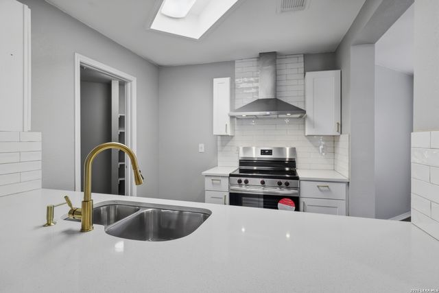 9855 Burr Press, San Antonio, TX 78245