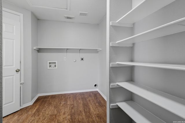 9855 Burr Press, San Antonio, TX 78245