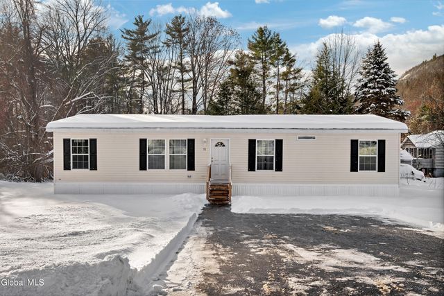 51 W West Mountain Road, Corinth, NY 12822