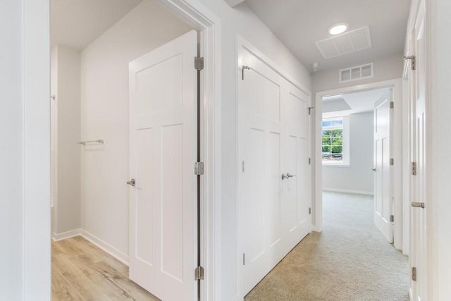 1629 Grey Fox TRAIL #B, Mukwonago, WI 53149