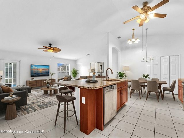 507 Fitzsimmons Street SW, Palm Bay, FL 32908