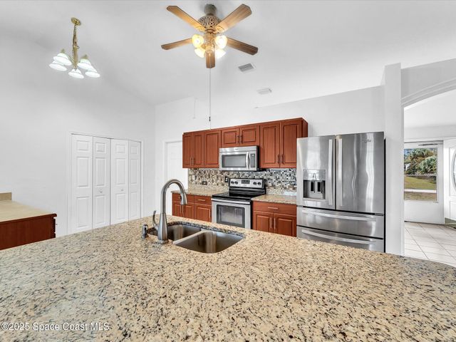 507 Fitzsimmons Street SW, Palm Bay, FL 32908