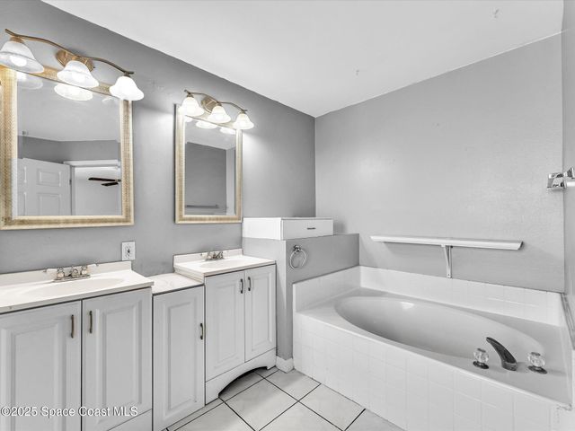 507 Fitzsimmons Street SW, Palm Bay, FL 32908