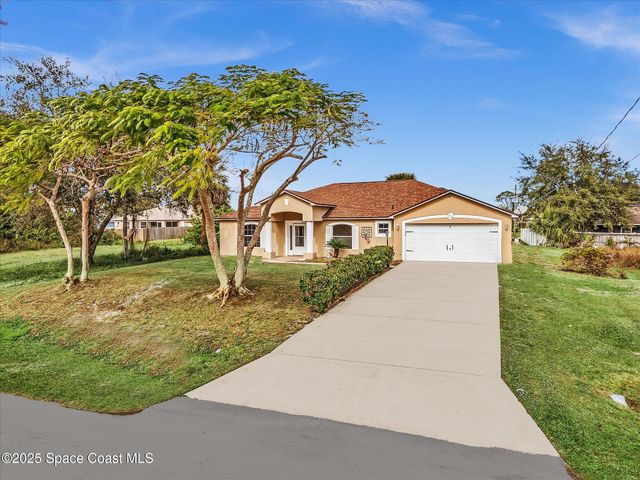 507 Fitzsimmons Street SW, Palm Bay, FL 32908