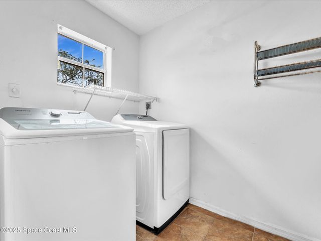 507 Fitzsimmons Street SW, Palm Bay, FL 32908