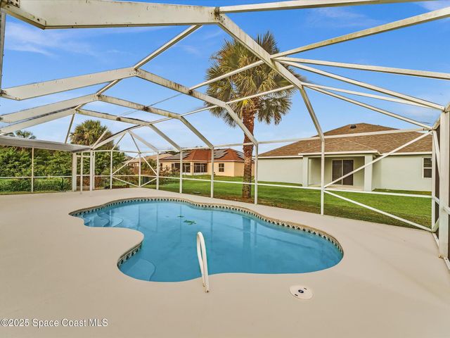 507 Fitzsimmons Street SW, Palm Bay, FL 32908