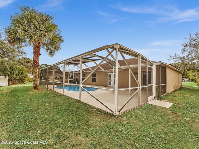507 Fitzsimmons Street SW, Palm Bay, FL 32908