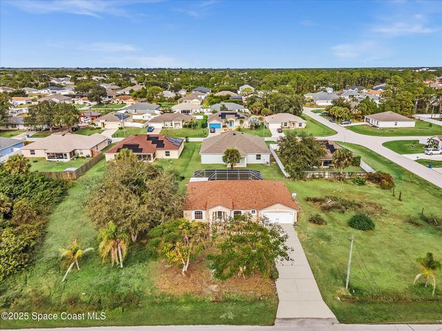 507 Fitzsimmons Street SW, Palm Bay, FL 32908