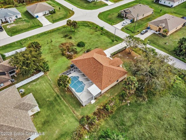 507 Fitzsimmons Street SW, Palm Bay, FL 32908