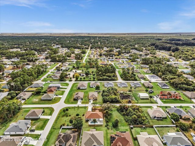 507 Fitzsimmons Street SW, Palm Bay, FL 32908