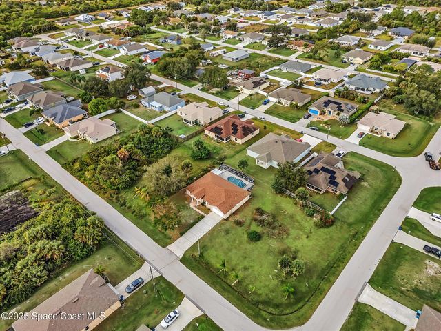 507 Fitzsimmons Street SW, Palm Bay, FL 32908