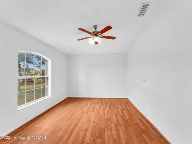 507 Fitzsimmons Street SW, Palm Bay, FL 32908