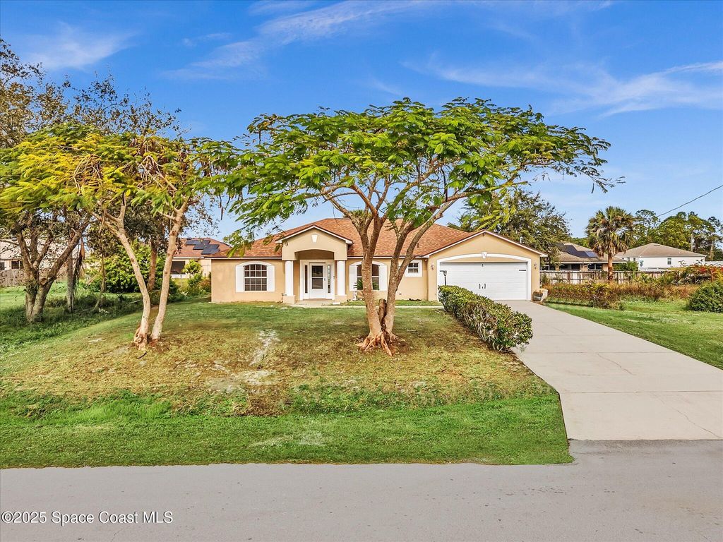 507 Fitzsimmons Street SW, Palm Bay, FL 32908