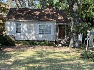 990 Finley Drive, Forest Park, GA 30297