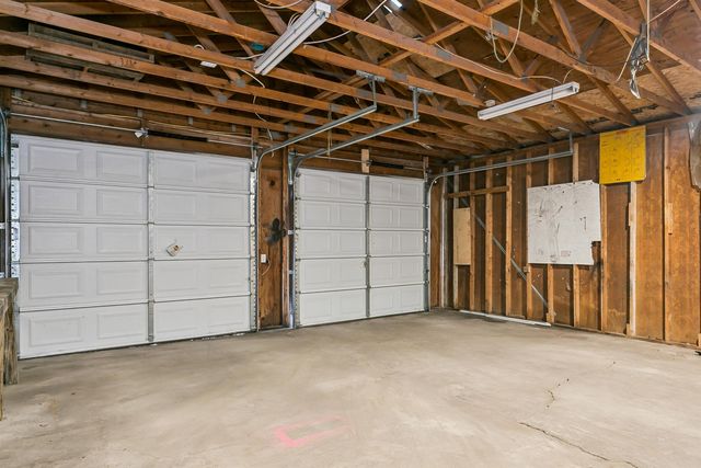 1836 S Laura Ave, Wichita, KS 67211