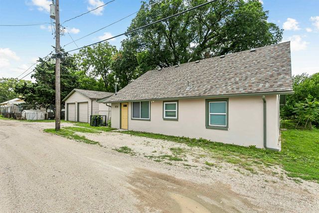 1836 S Laura Ave, Wichita, KS 67211