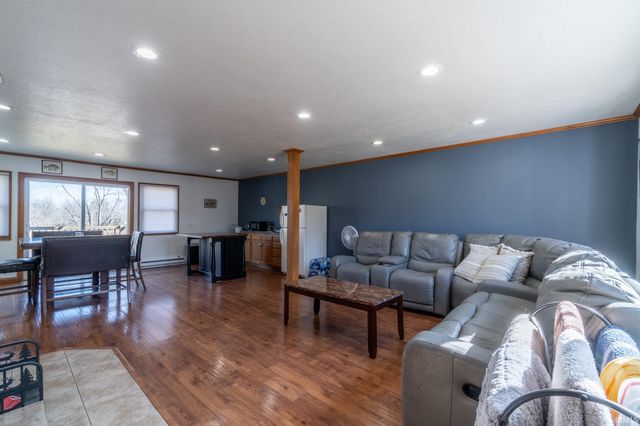 8700 E Circle Drive, Kendallville, IN 46755