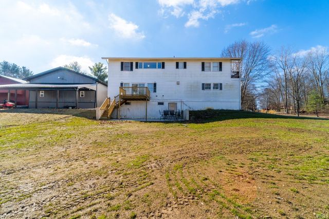 8700 E Circle Drive, Kendallville, IN 46755