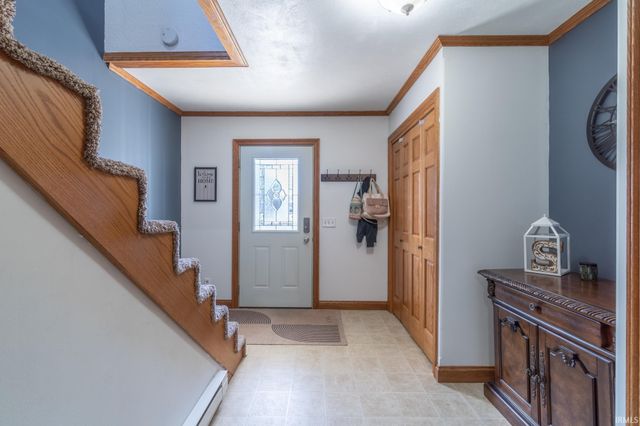 8700 E Circle Drive, Kendallville, IN 46755