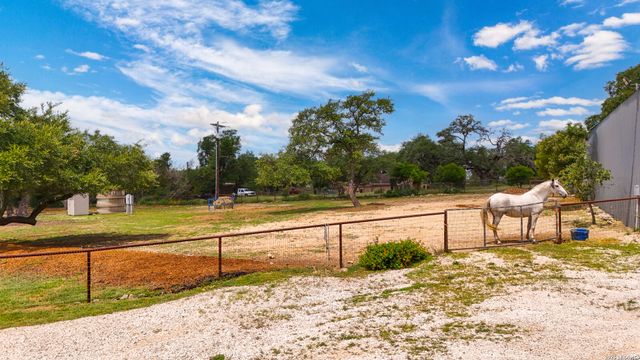 106B FM 1376, Boerne, TX 78006