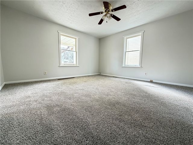 633 Spangler Drive, Zanesville, OH 43701