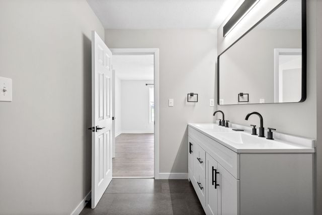 1815 Palamino Dr, Clarksville, TN 37042