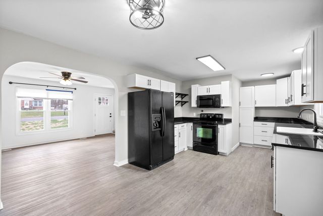 1815 Palamino Dr, Clarksville, TN 37042