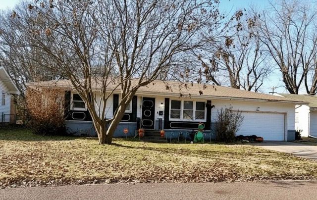 545 S Forest Court, Springfield, MO 65806