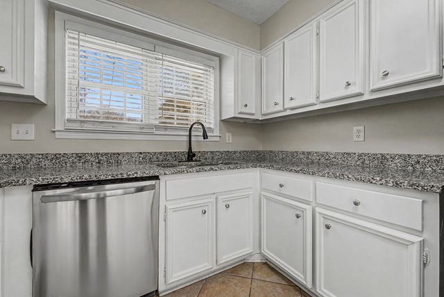 2819 MCVAY TRAIL DR, Memphis, TN 38119