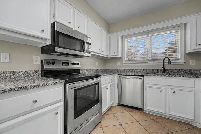 2819 MCVAY TRAIL DR, Memphis, TN 38119