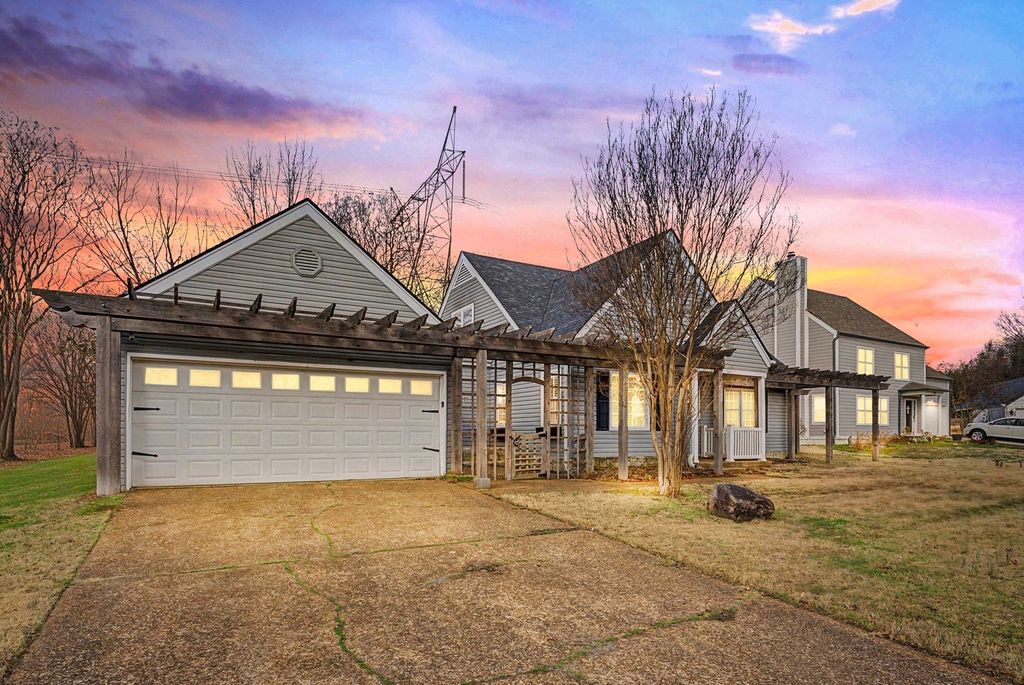 2819 MCVAY TRAIL DR, Memphis, TN 38119