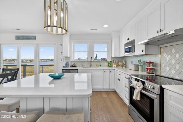 321 N New River Drive, Surf City, NC 28445