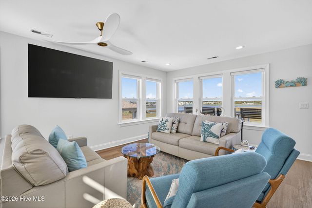321 N New River Drive, Surf City, NC 28445