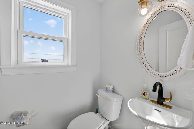 321 N New River Drive, Surf City, NC 28445