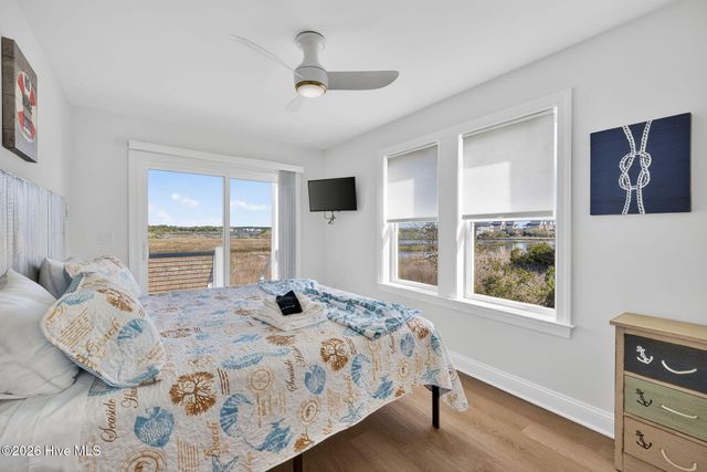 321 N New River Drive, Surf City, NC 28445